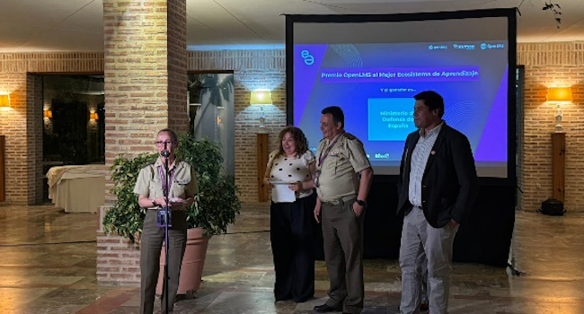 Al mejor ecosistema de aprendizaje por los logros conseguidos con el Proyecto GNOSS de Transformación Digital cuyo máximo exponente está siendo la ...