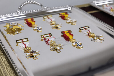 Entrega de condecoraciones a personal civil y militar del Ministerio de Defensa