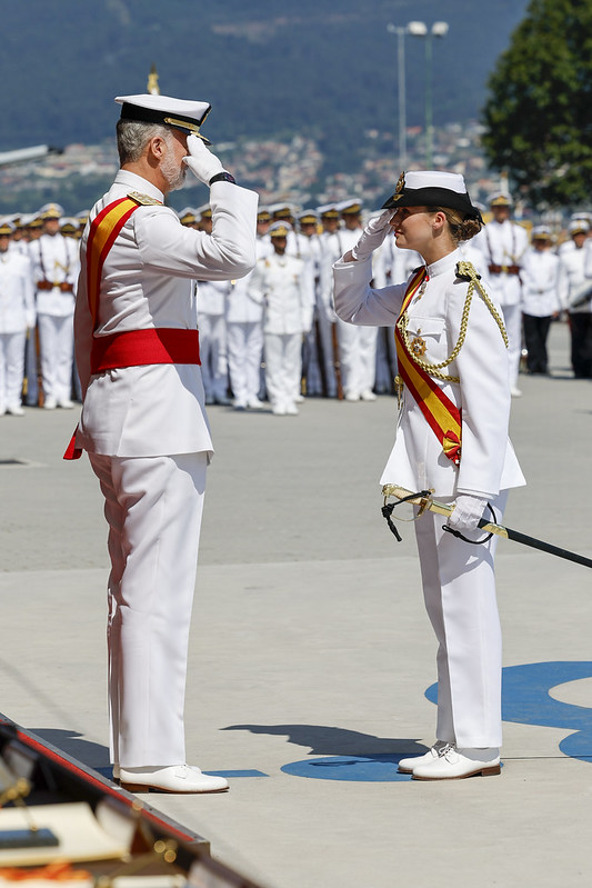 Entrega de los Reales Despachos y nombramientos a los oficiales de la Armada en Marín